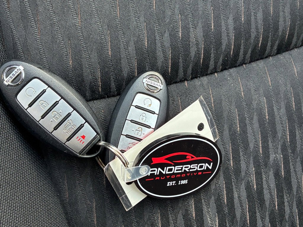 Used 2018 Nissan Rogue SV w/ Premium Package image 24