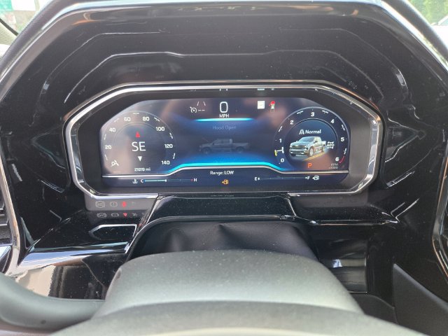 Used 2023 Chevrolet Silverado 1500 High Country w/ Technology Package AWD/4WD image 32