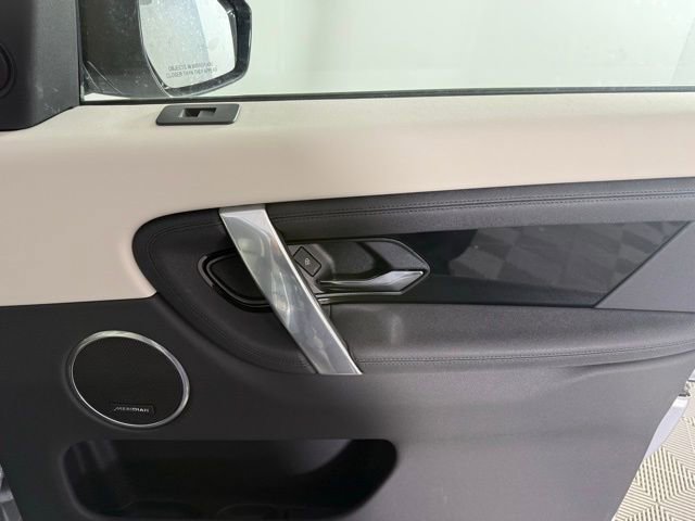 New 2025 Land Rover Discovery Sport S image 28