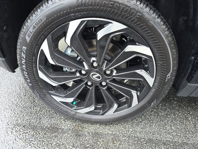 Used 2025 Lexus UX 300h AWD w/ Accessory Package (Z2) image 9