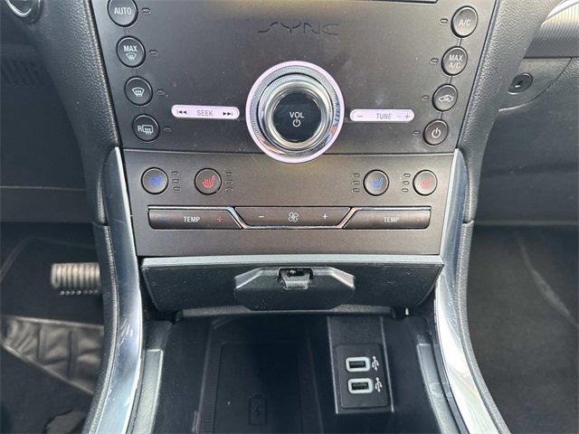 Used 2020 Ford Edge Titanium w/ Equipment Group 301A image 25