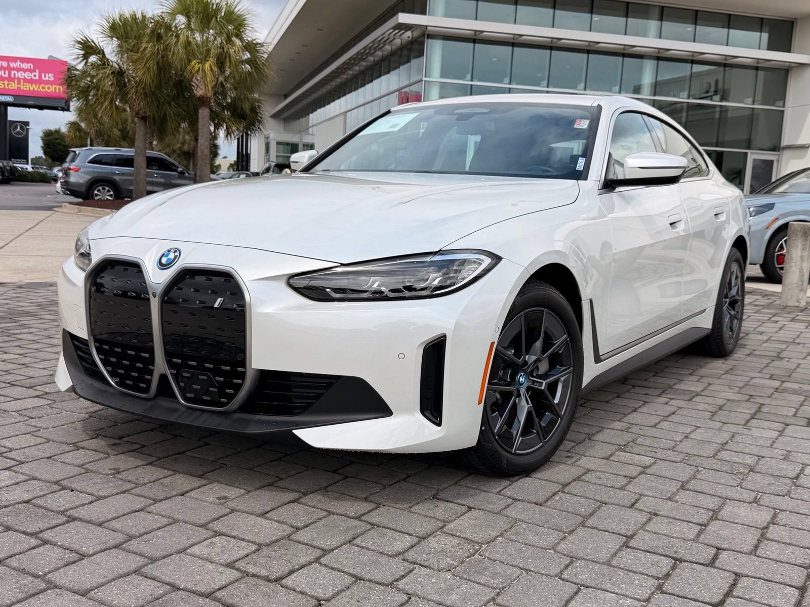 Used 2023 BMW i4 eDrive35 RWD image 1
