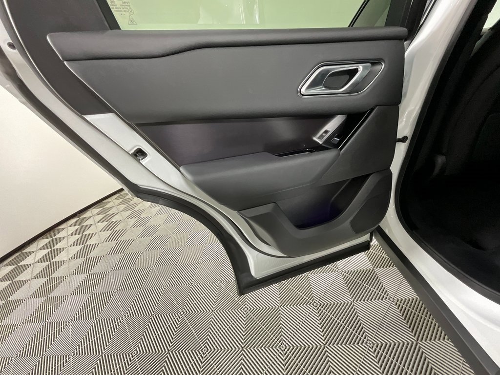 Used 2026 Land Rover Range Rover Velar Dynamic SE image 27