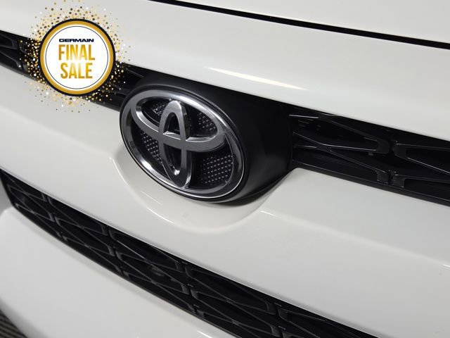 Used 2016 Toyota 4Runner SR5 image 11