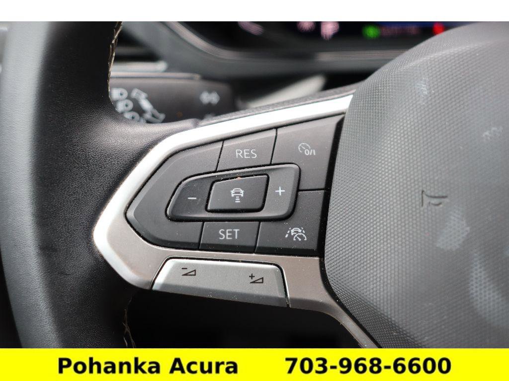 Used 2023 Volkswagen Taos SEL image 9