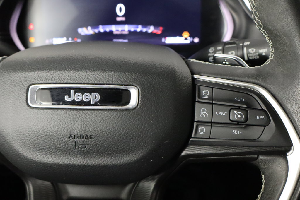 Used 2023 Jeep Grand Cherokee L Laredo AWD/4WD image 10