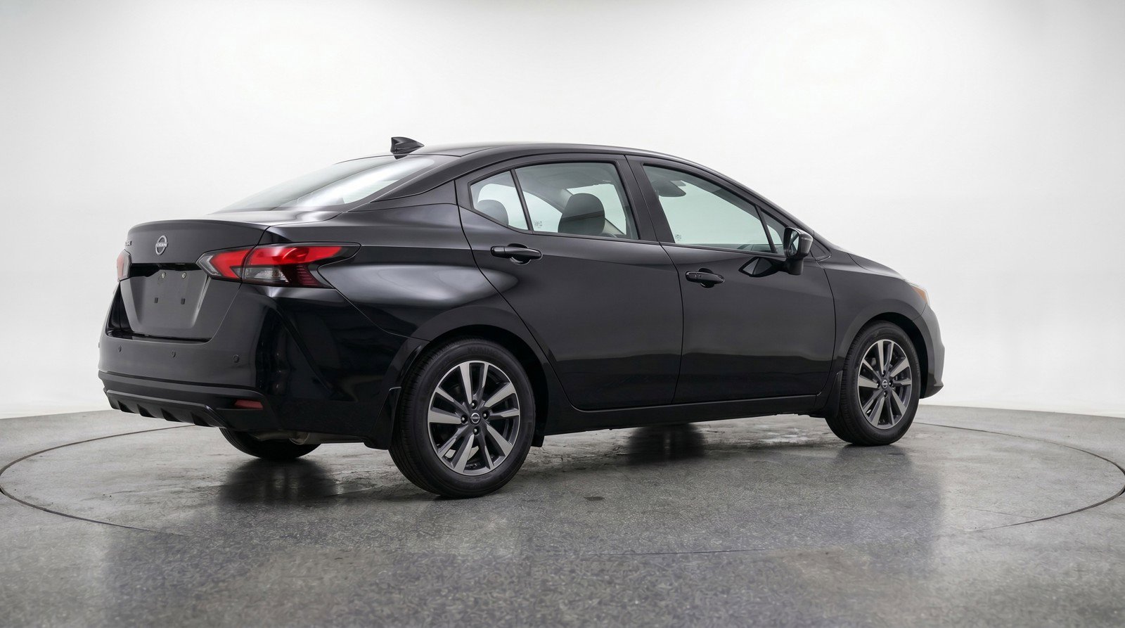 Used 2025 Nissan Versa SV FWD image 9