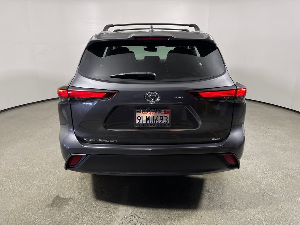 Certified 2024 Toyota Highlander XLE image 4