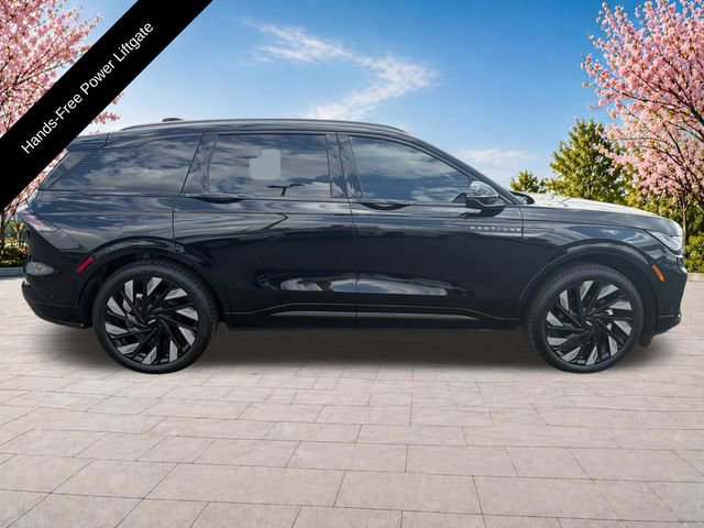 Used 2024 Lincoln Nautilus Reserve w/ Equipment Group 202A AWD/4WD image 9