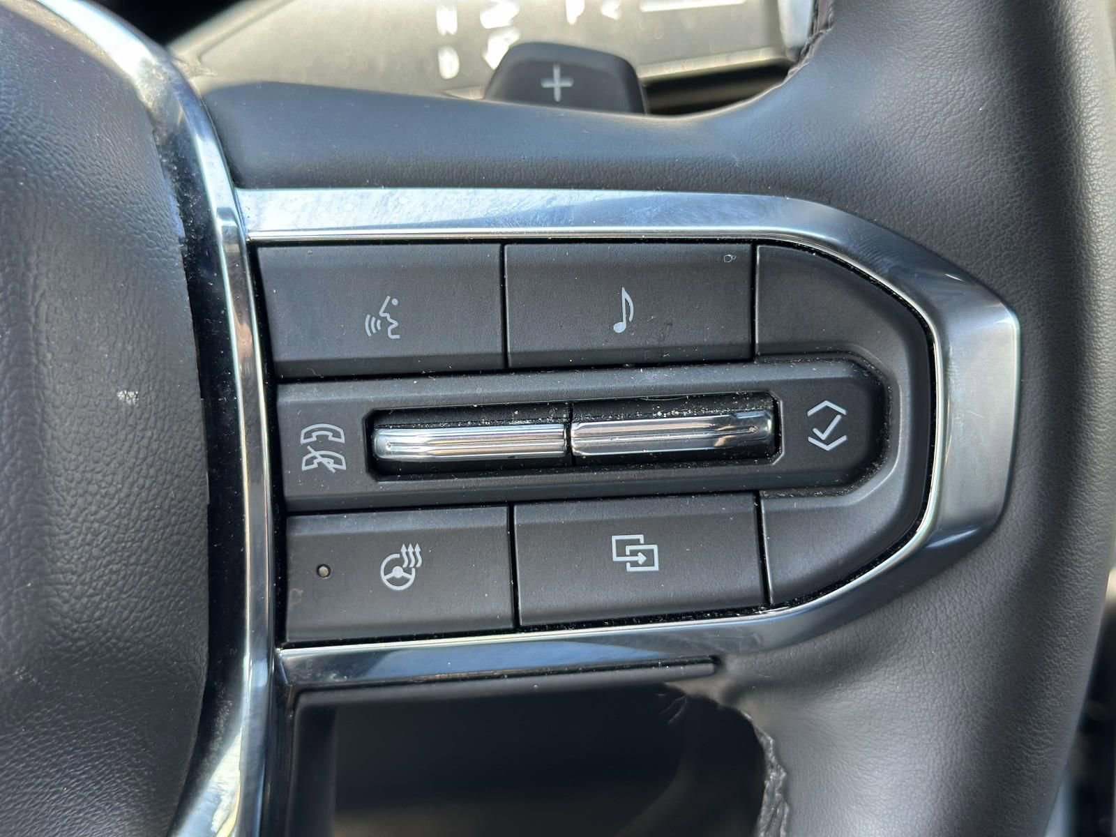 Certified 2025 GMC Yukon Denali AWD/4WD image 15
