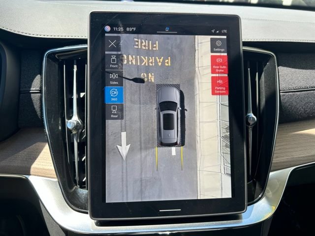 Certified 2025 Volvo XC90 B5 Plus AWD/4WD image 27