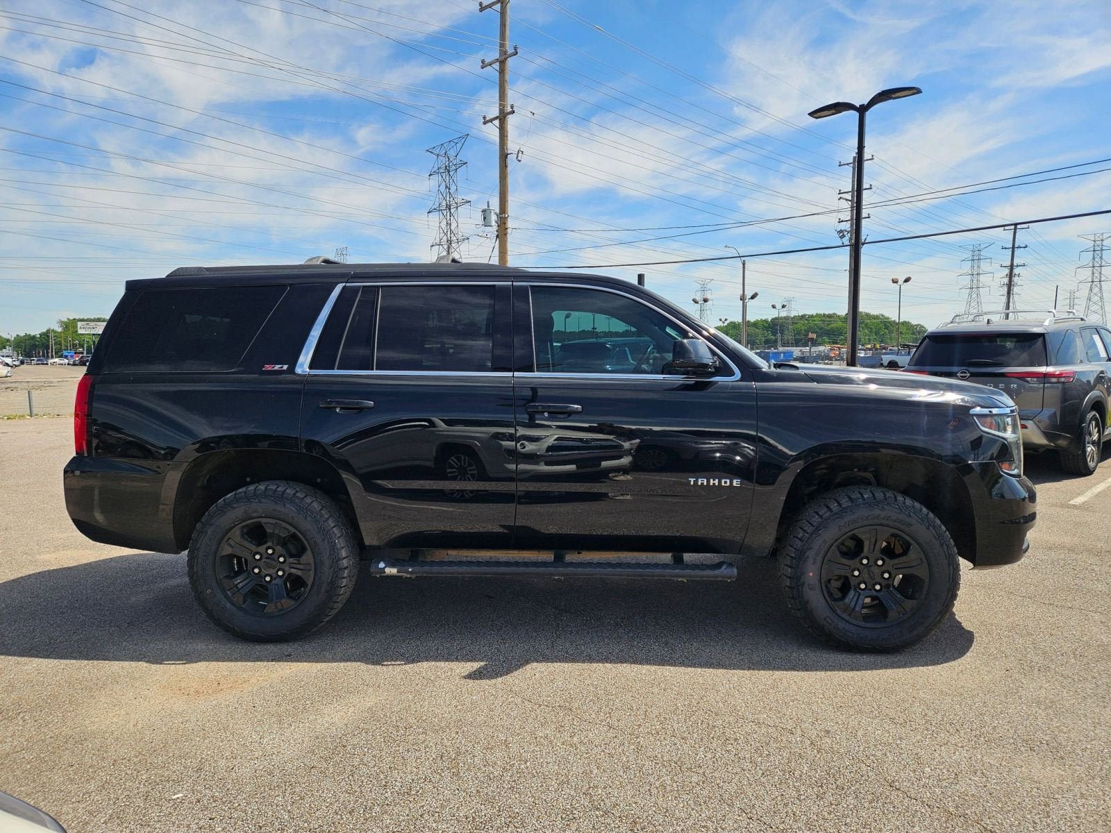 Used 2020 Chevrolet Tahoe LT w/ Z71 Midnight Edition AWD/4WD image 7