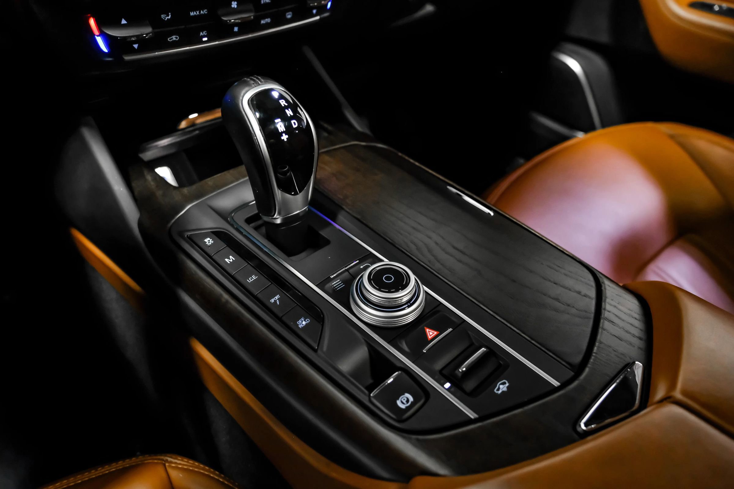 Used 2018 Maserati Levante GranLusso image 15