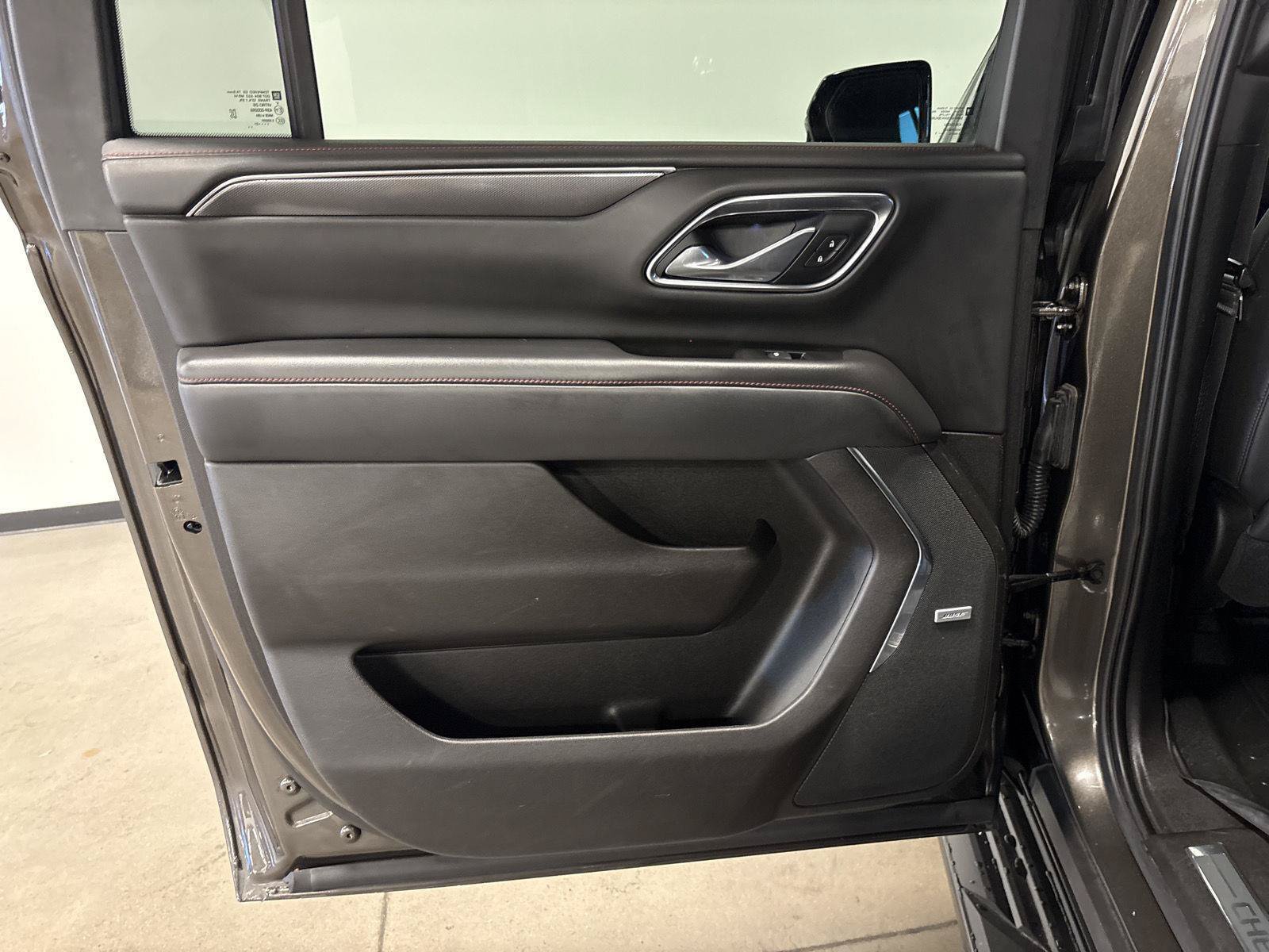 Used 2021 Chevrolet Suburban RST w/ Luxury Package AWD/4WD image 39