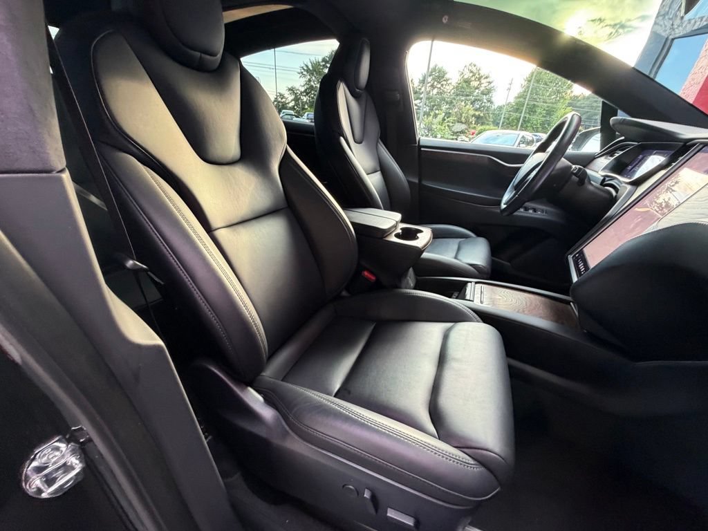 Used 2020 Tesla Model X Long Range AWD/4WD image 36