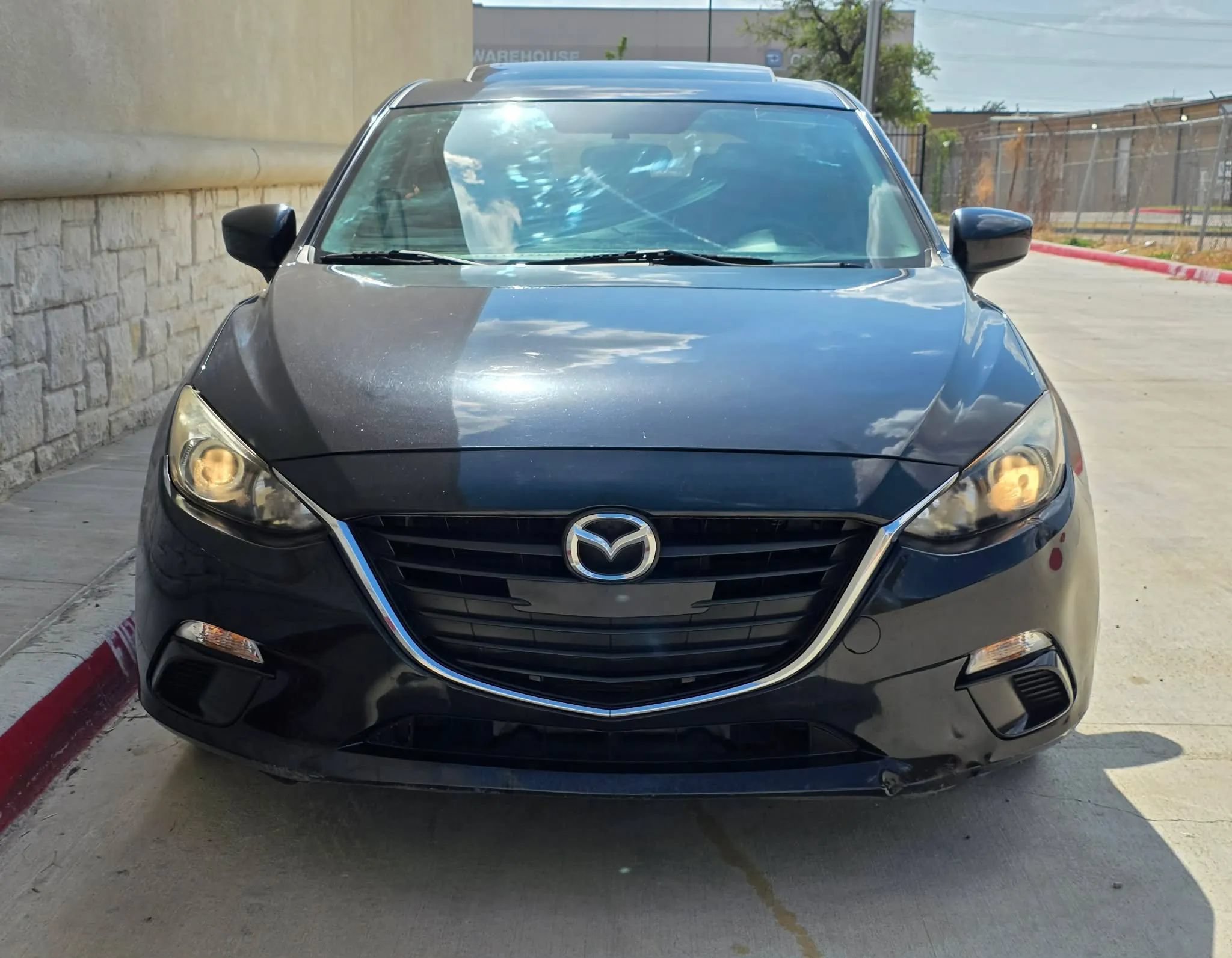 Used 2014 MAZDA MAZDA3 i Touring w/ Technology Package FWD image 8
