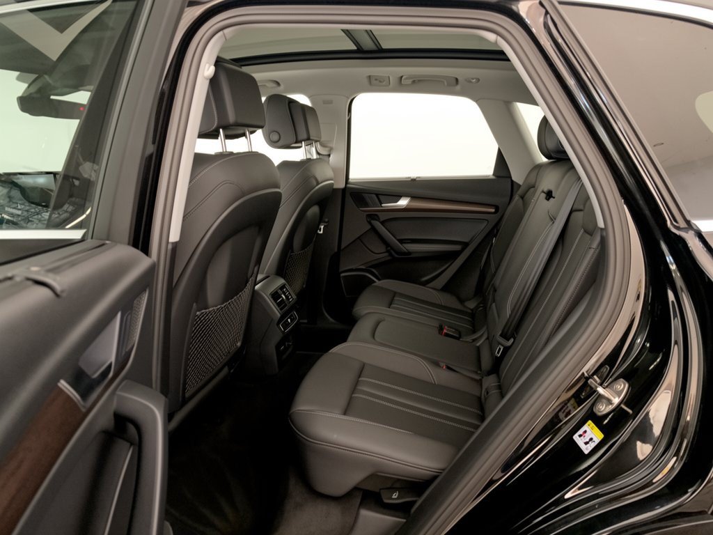Certified 2024 Audi Q5 e Premium Plus w/ Premium Plus Package AWD/4WD image 25