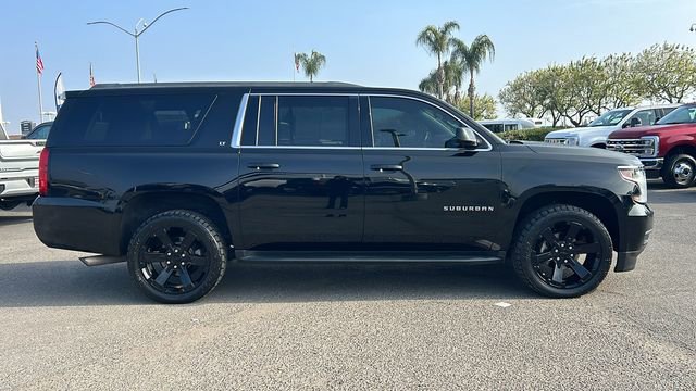 Used 2017 Chevrolet Suburban LT image 2
