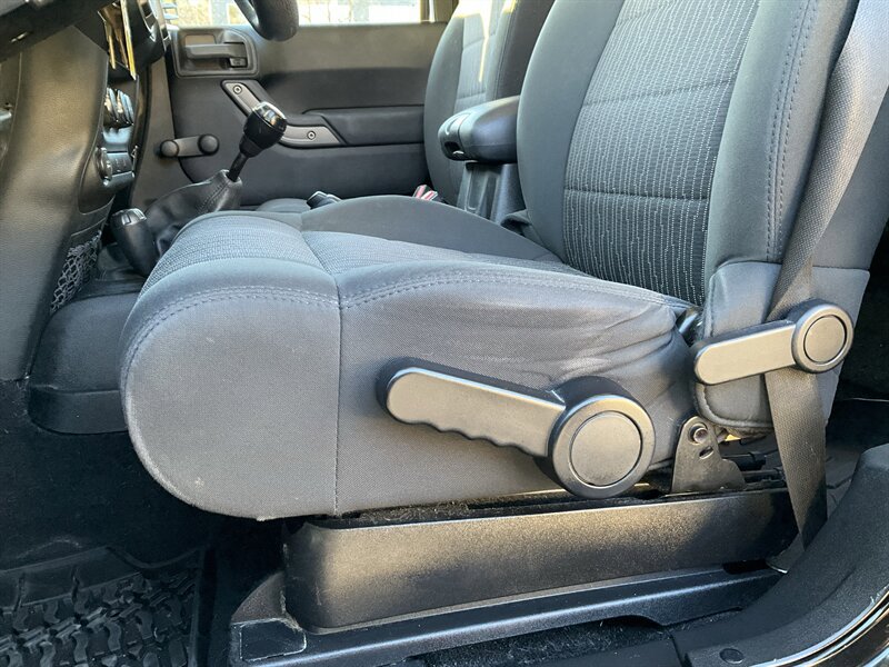 Used 2012 Jeep Wrangler Sport AWD/4WD image 14