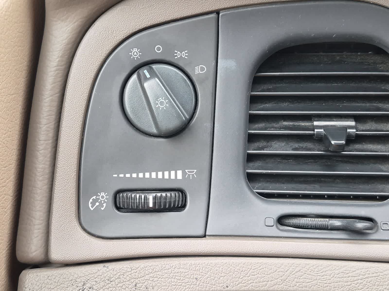 Used 2004 Mercury Grand Marquis LS RWD image 26