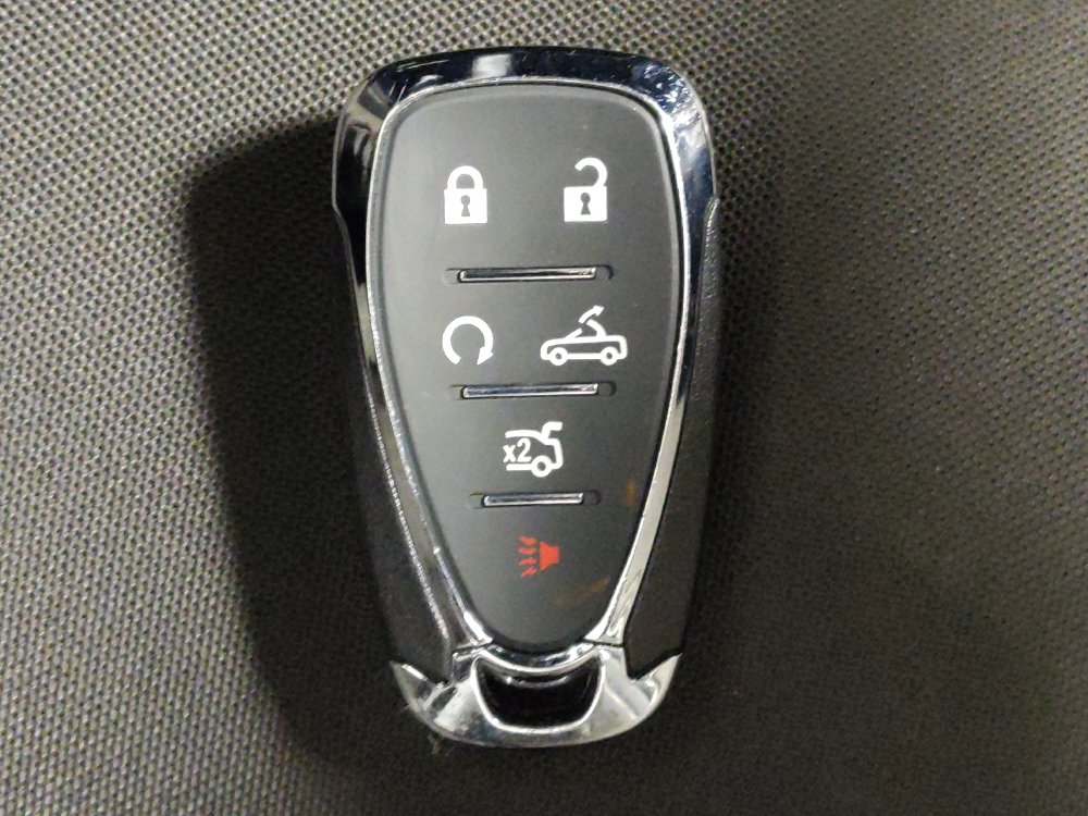 Used 2020 Chevrolet Camaro LT RWD image 32