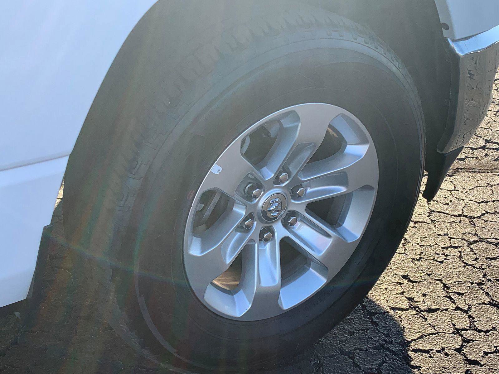 Used 2024 RAM 1500 Laramie image 9