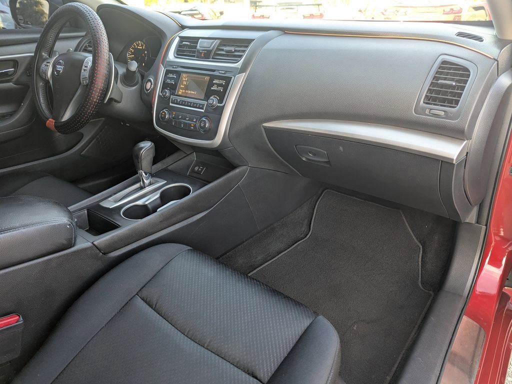 Used 2017 Nissan Altima 2.5 SR w/ Midnight Edition Package image 9