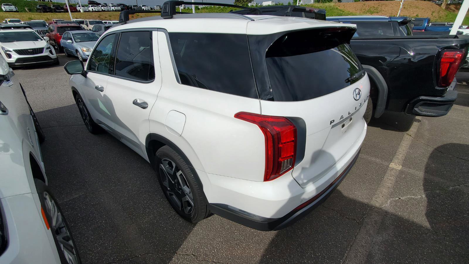 Used 2023 Hyundai Palisade Limited AWD/4WD image 9