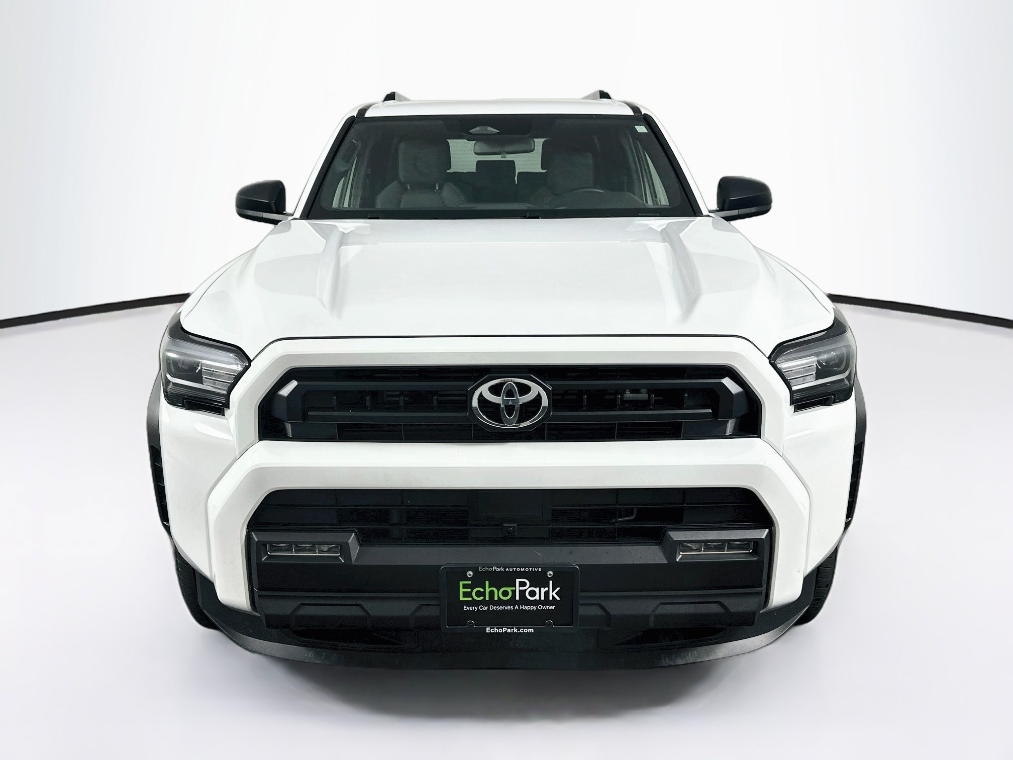 Used 2025 Toyota 4Runner SR5 AWD/4WD image 2