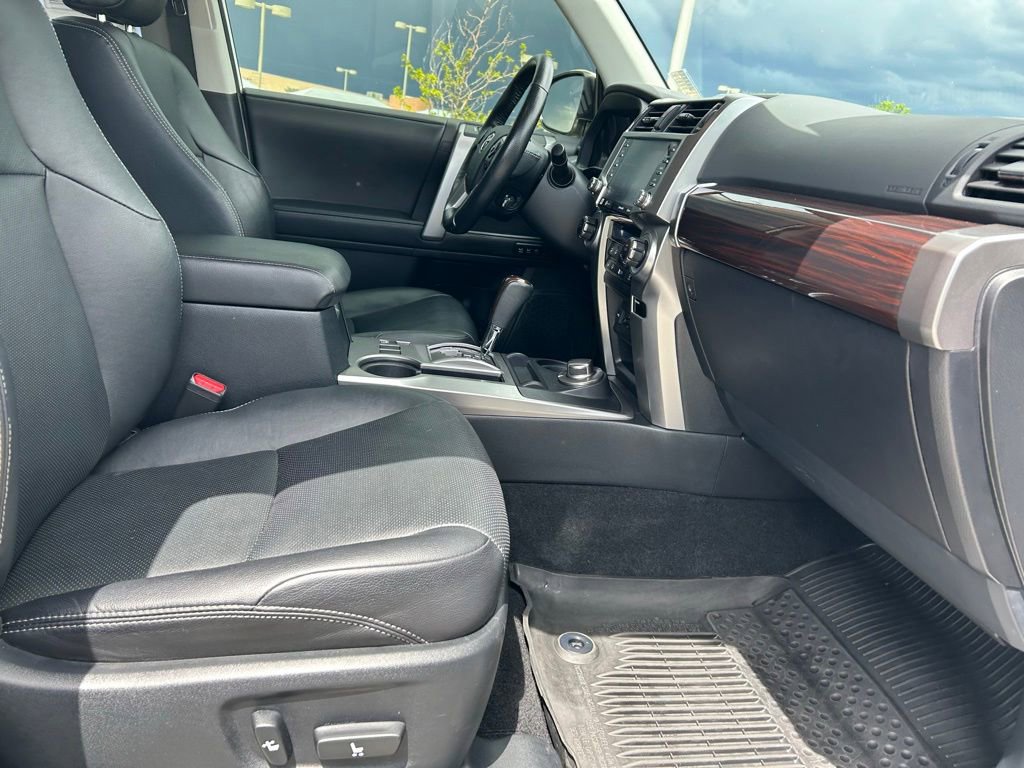 Used 2023 Toyota 4Runner Limited AWD/4WD image 32