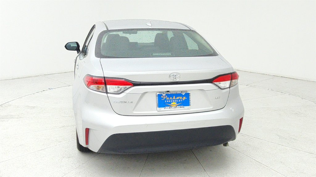 Used 2025 Toyota Corolla LE FWD image 6
