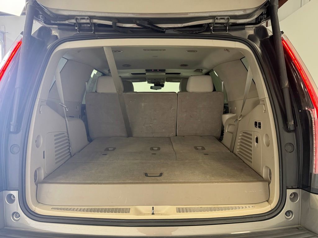 Used 2019 Cadillac Escalade Premium Luxury image 31