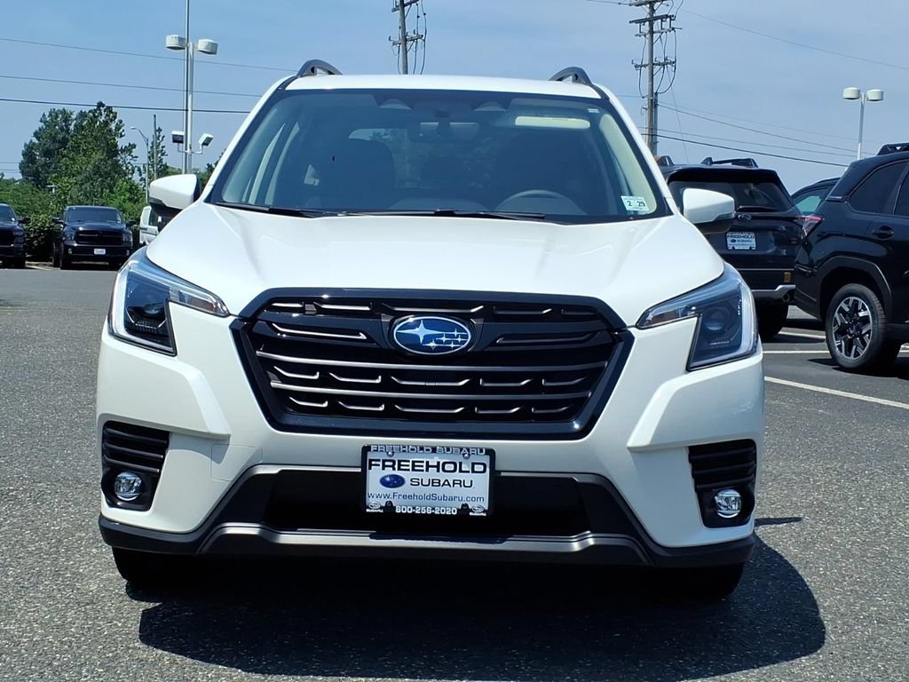 Used 2024 Subaru Forester Limited AWD/4WD image 2