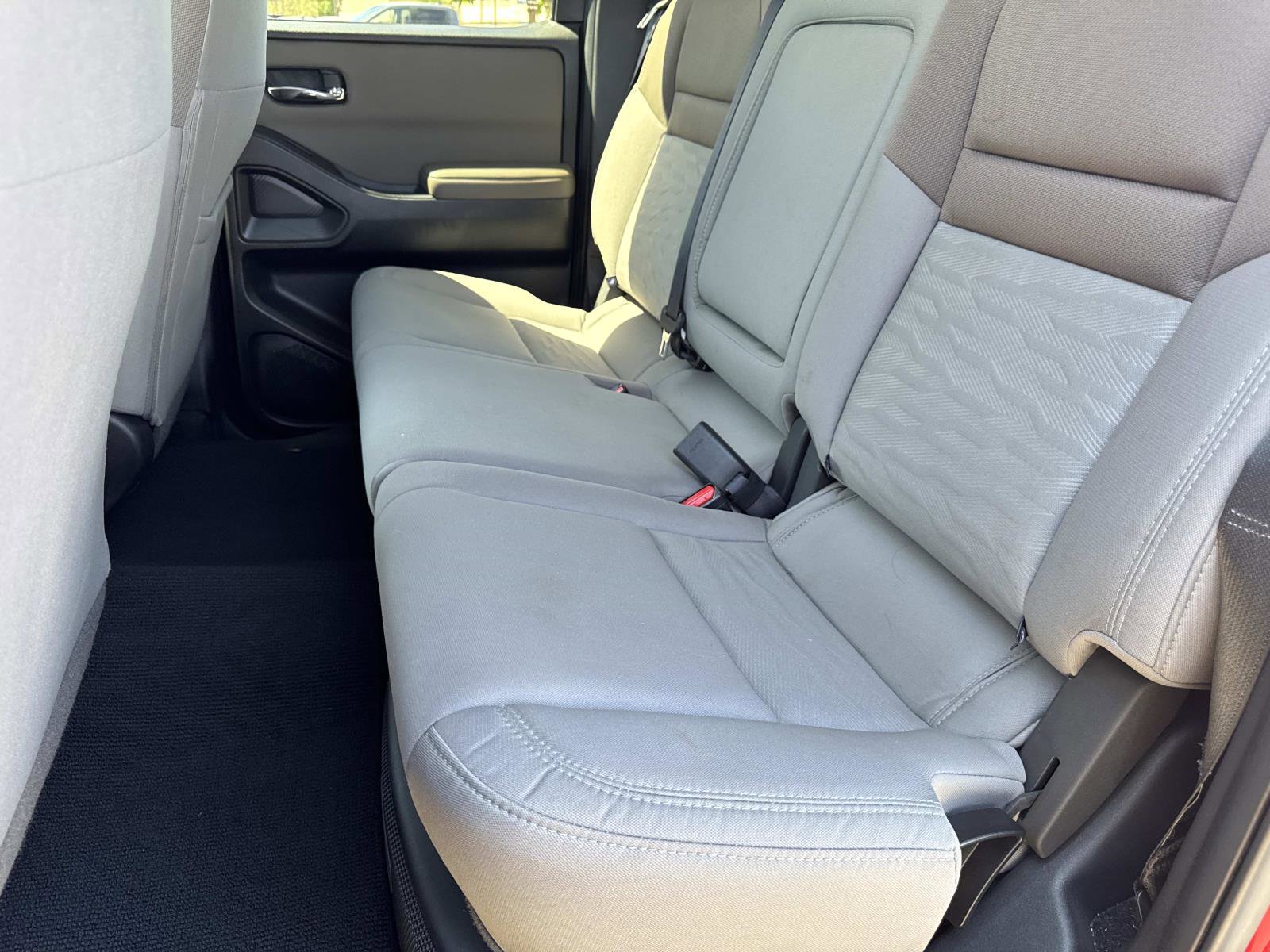 Used 2024 Nissan Frontier SV w/ SV Convenience Package image 23