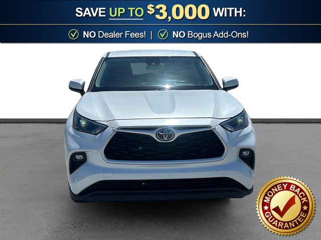 Used 2022 Toyota Highlander LE FWD image 11