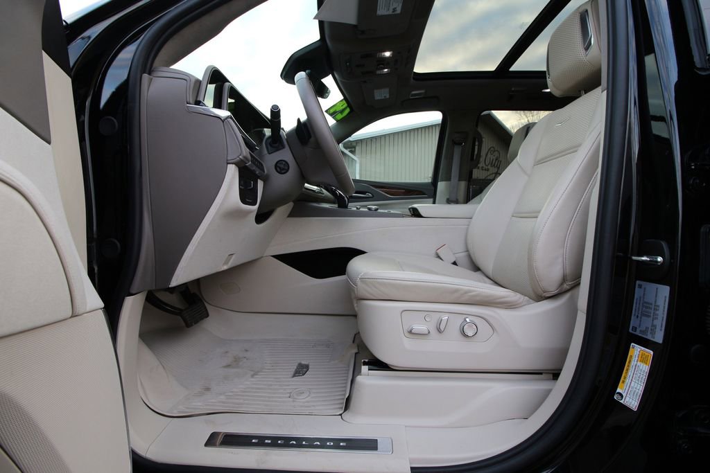 Used 2024 Cadillac Escalade ESV Sport Platinum w/ LPO, ONYX Package image 35