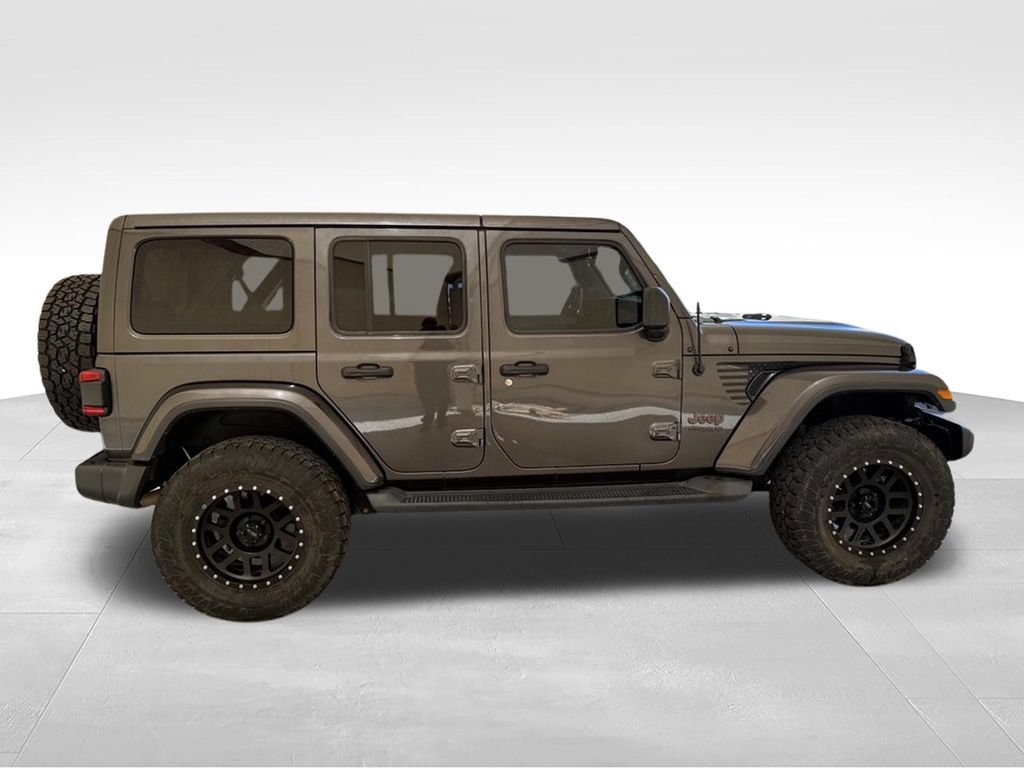 Used 2018 Jeep Wrangler Unlimited Sahara AWD/4WD image 7