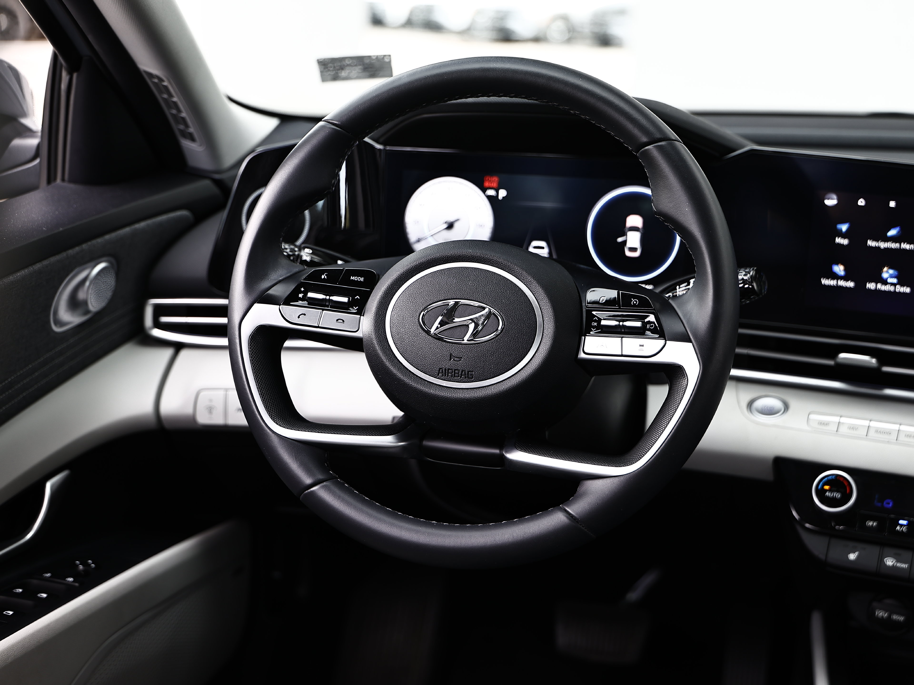 Used 2023 Hyundai Elantra Limited FWD image 29