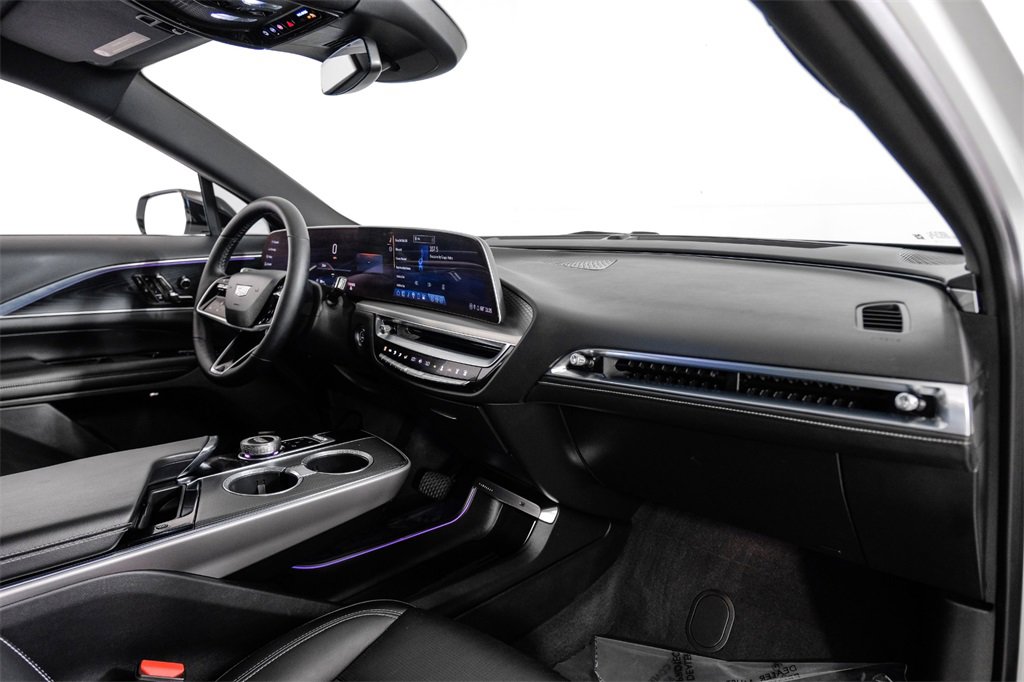 Used 2024 Cadillac Lyriq Luxury image 10