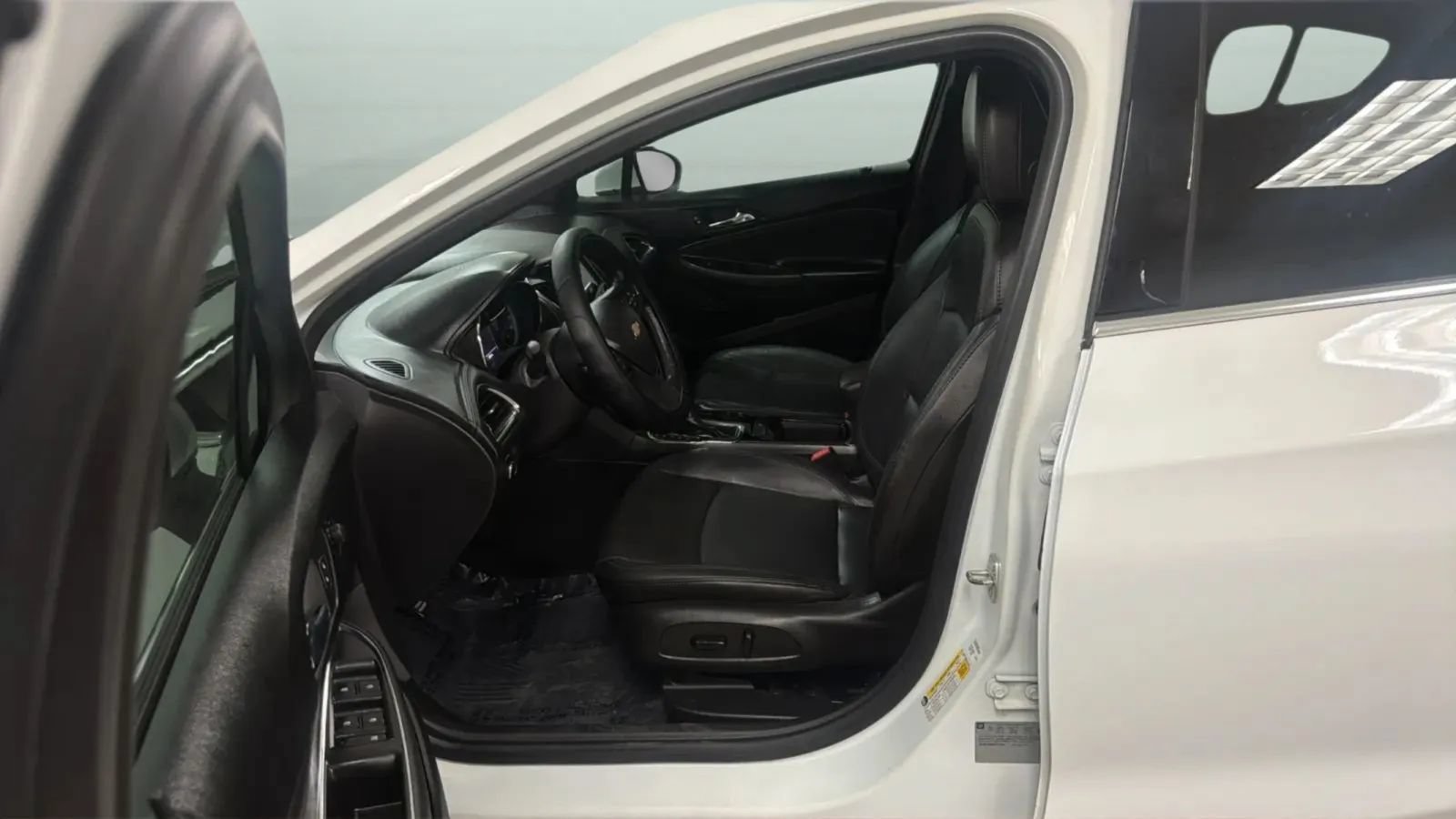 Used 2017 Chevrolet Cruze Premier w/ RS Package FWD image 21