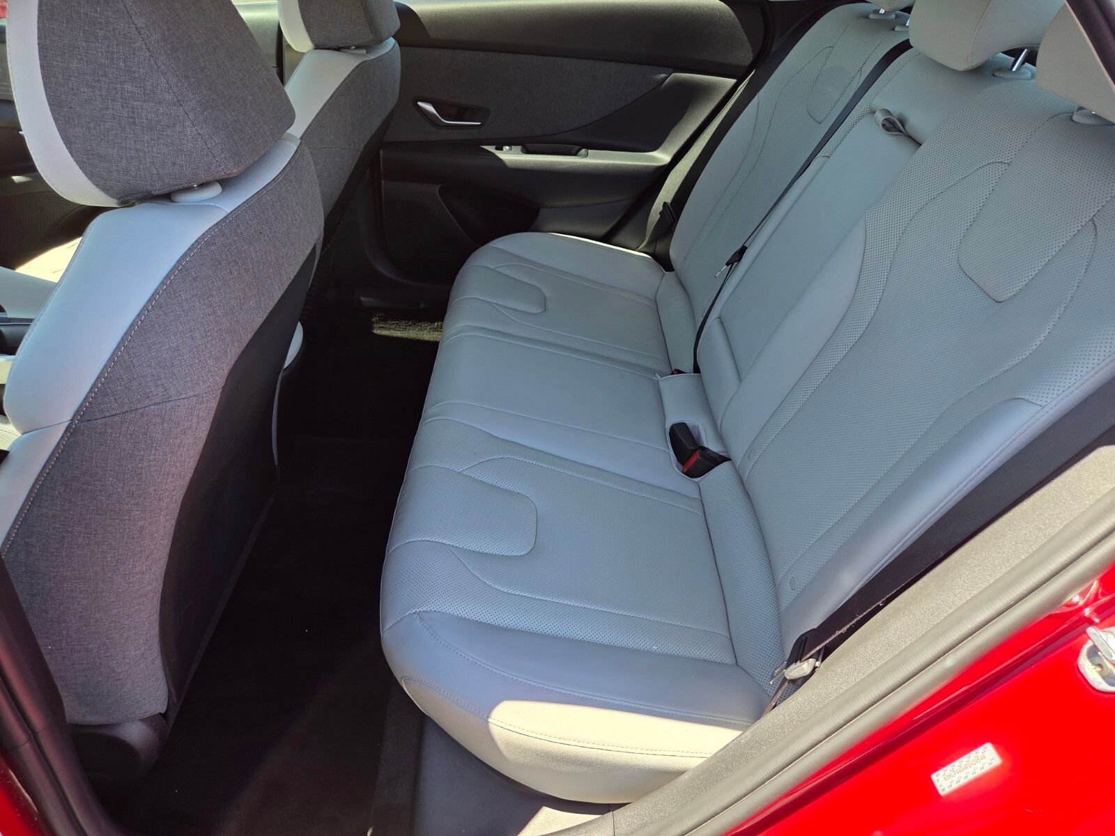Used 2023 Hyundai Elantra Limited w/ Cargo Package FWD image 12