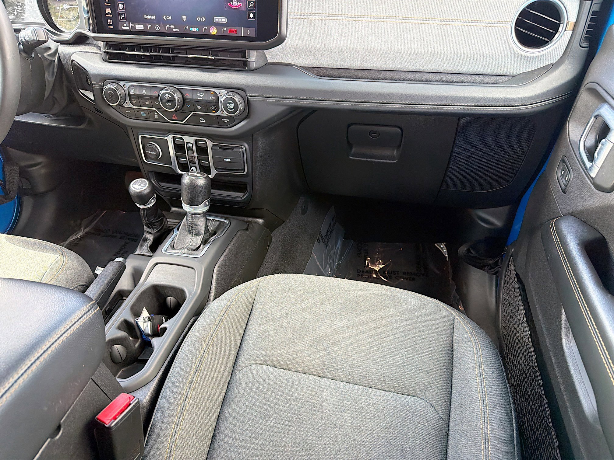 Used 2024 Jeep Wrangler Sahara image 17