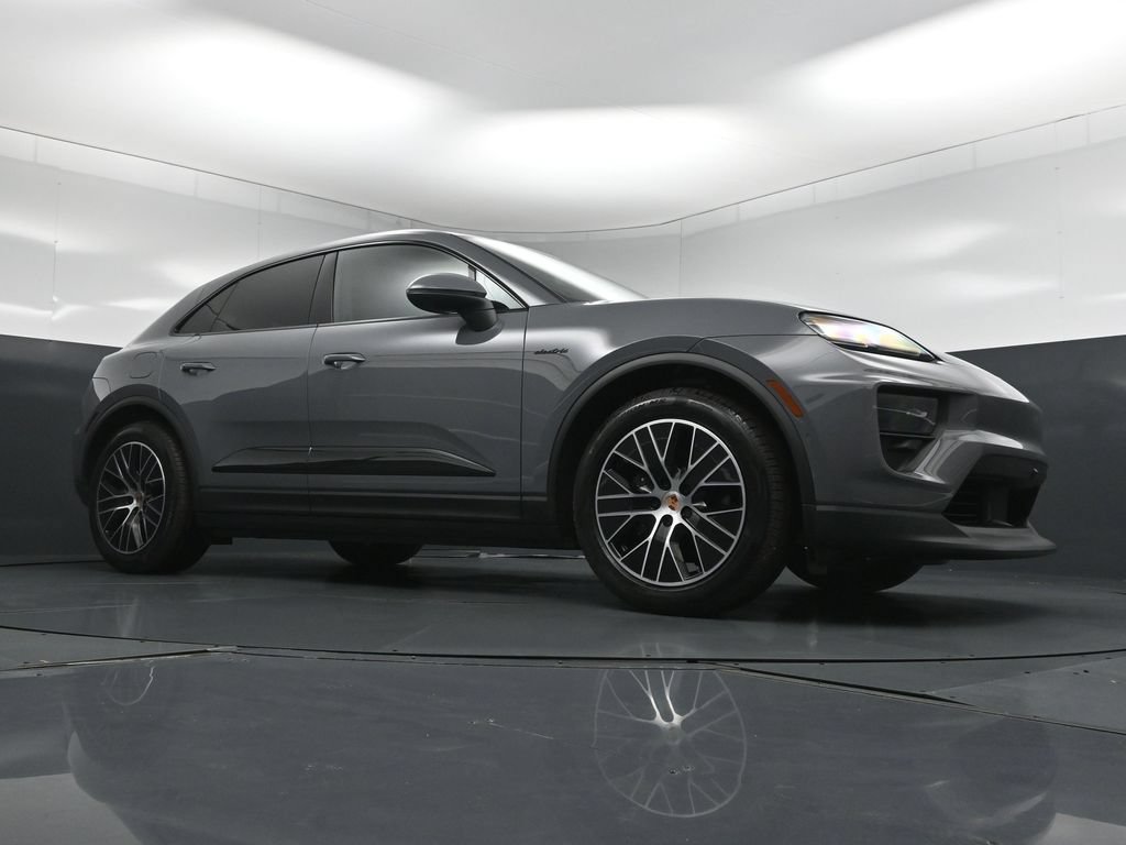 New 2025 Porsche Macan Electric RWD image 30