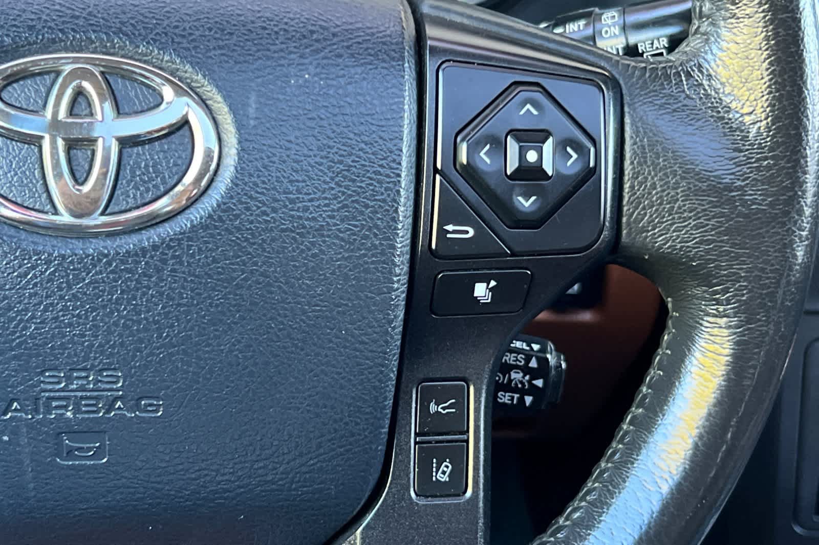 Used 2018 Toyota Sequoia Platinum w/ Carpet Mat Package AWD/4WD image 30