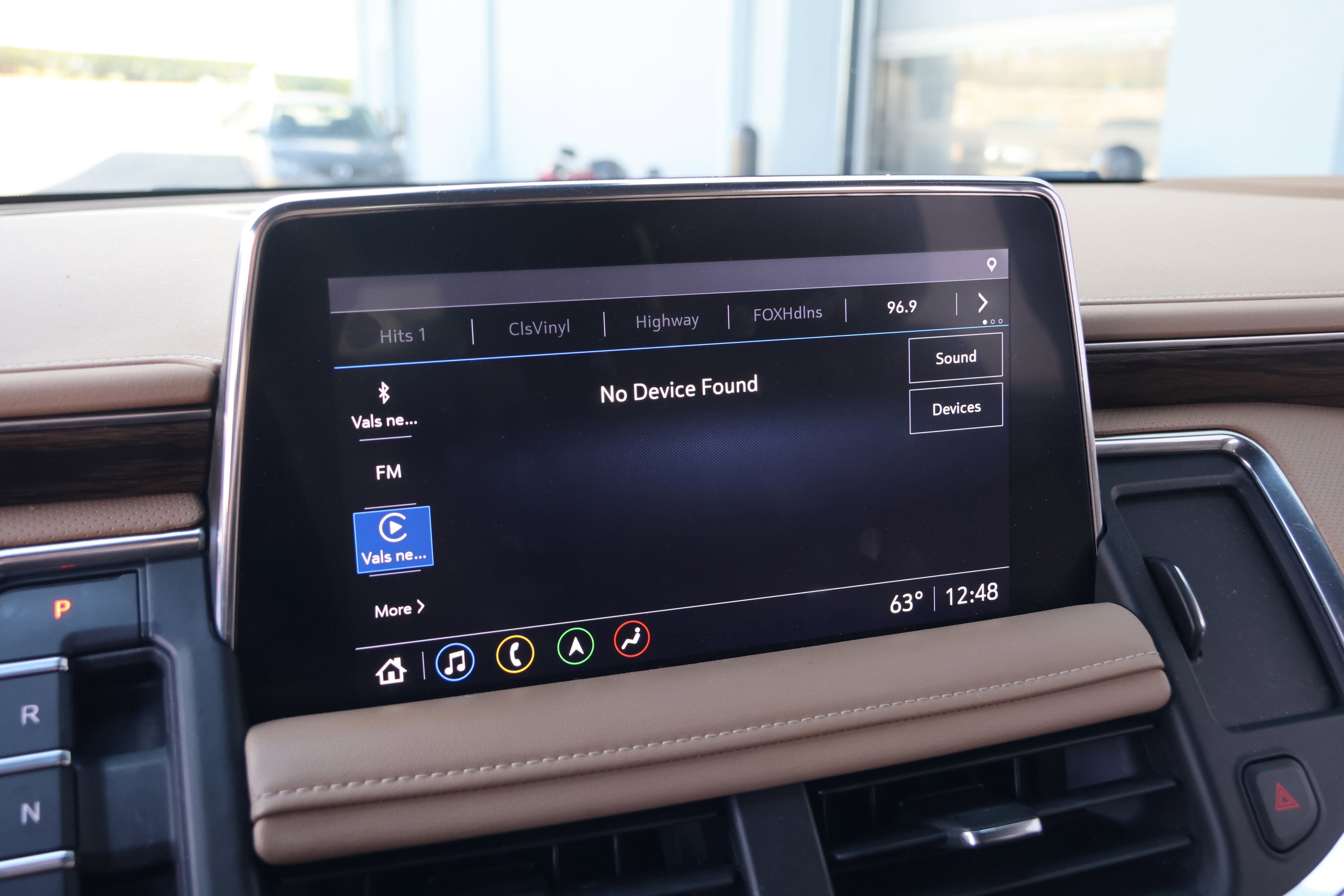 Used 2021 Chevrolet Suburban Premier w/ Premium Package image 26