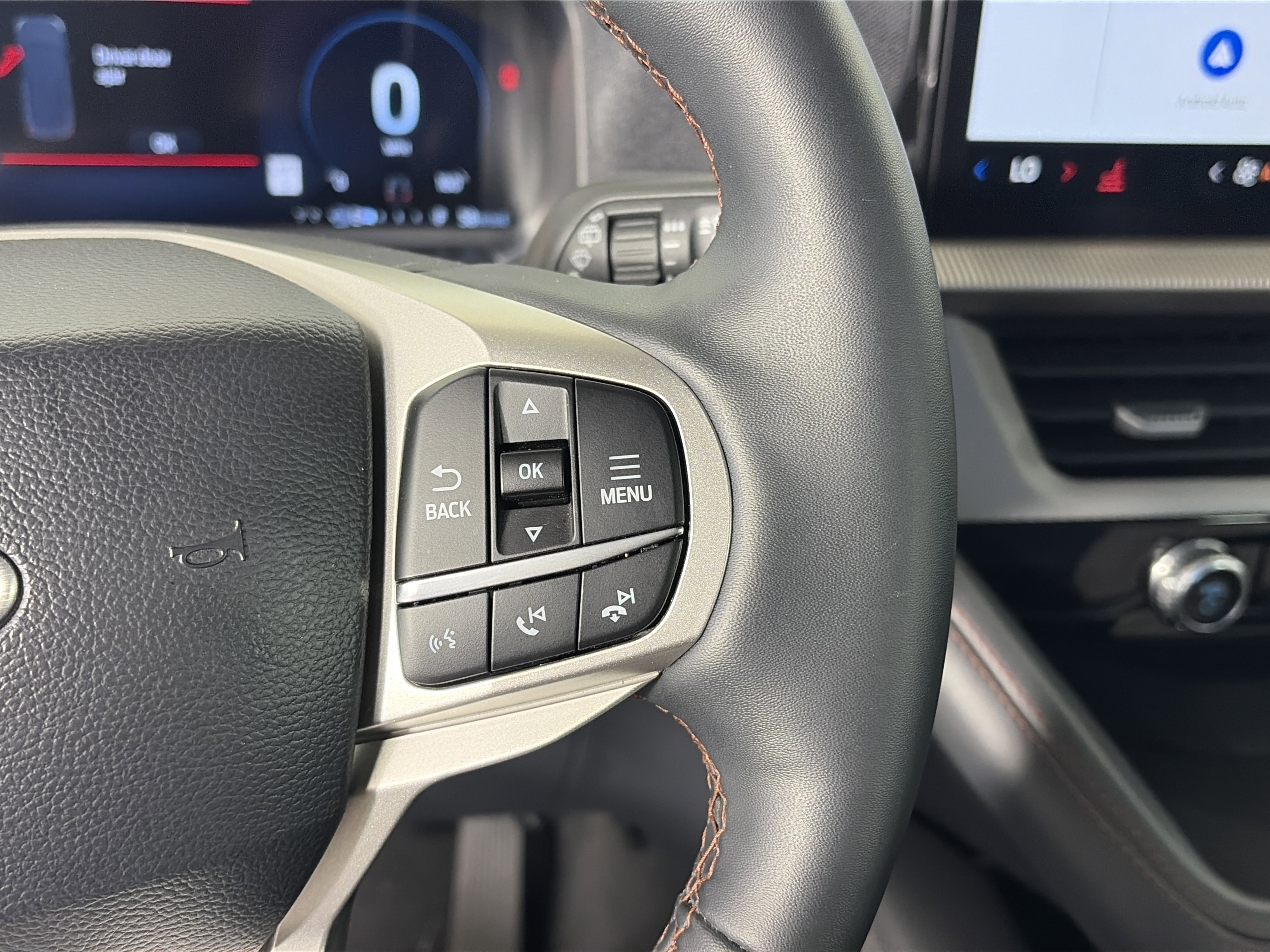 Used 2025 Ford Explorer Active image 35