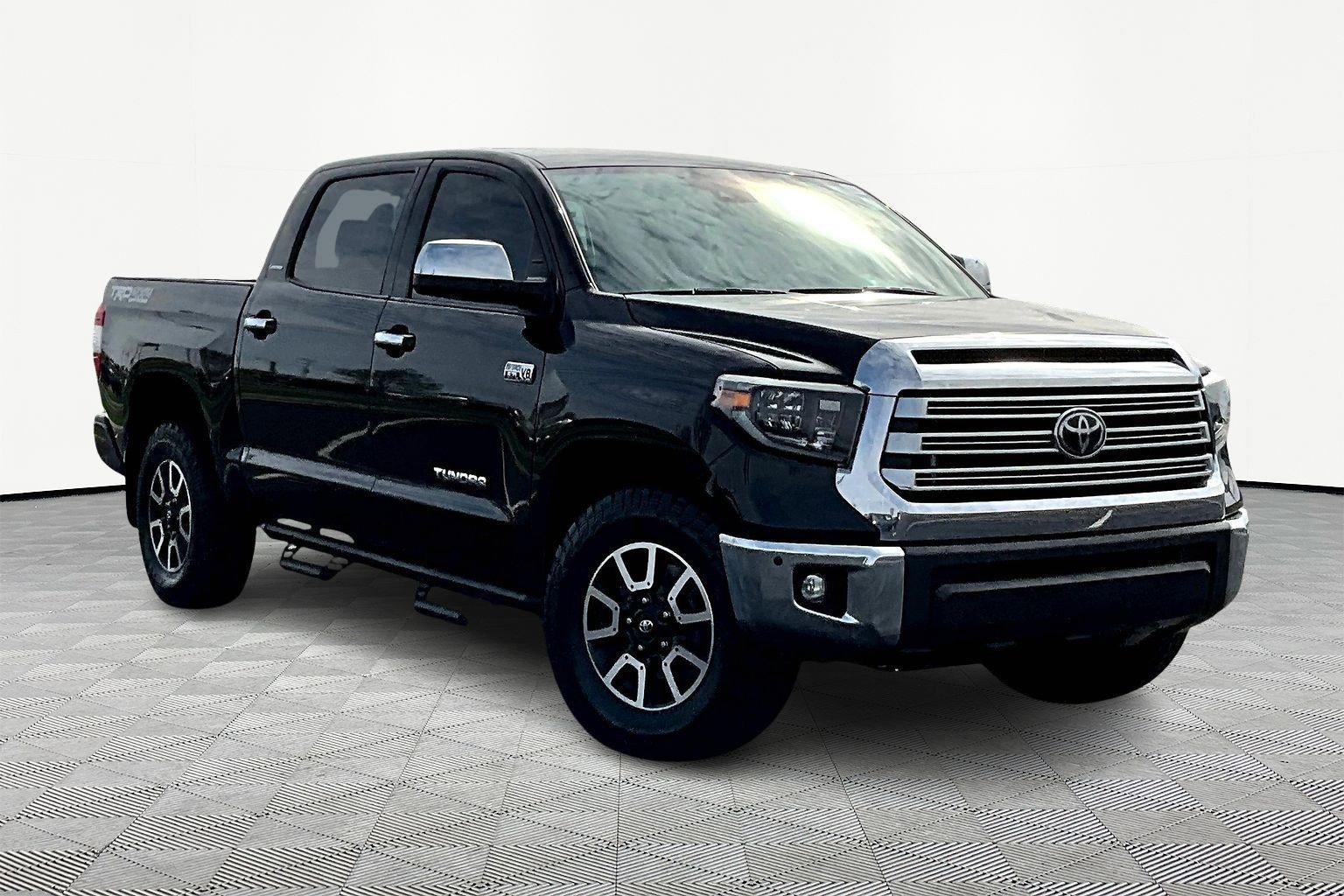 Used 2021 Toyota Tundra Limited w/ Limited Premium Package image 3