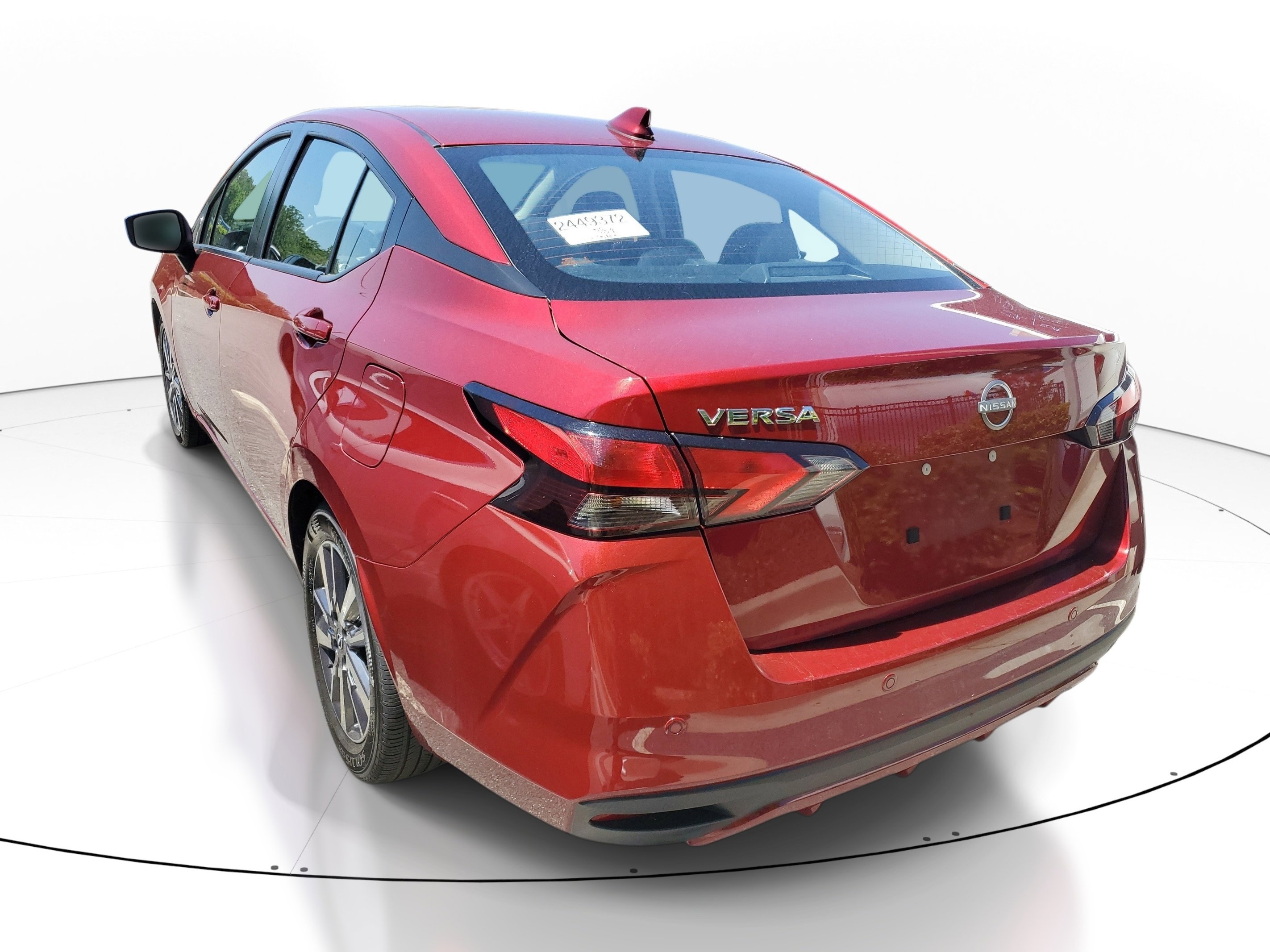 Used 2025 Nissan Versa SV image 4