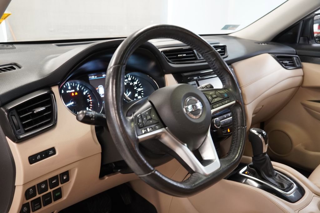 Used 2018 Nissan Rogue SL w/ Premium Package AWD/4WD image 7