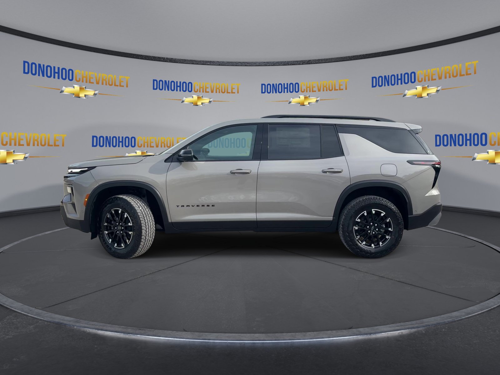 New 2026 Chevrolet Traverse Z71 w/ Enhanced Driving Package AWD/4WD image 8